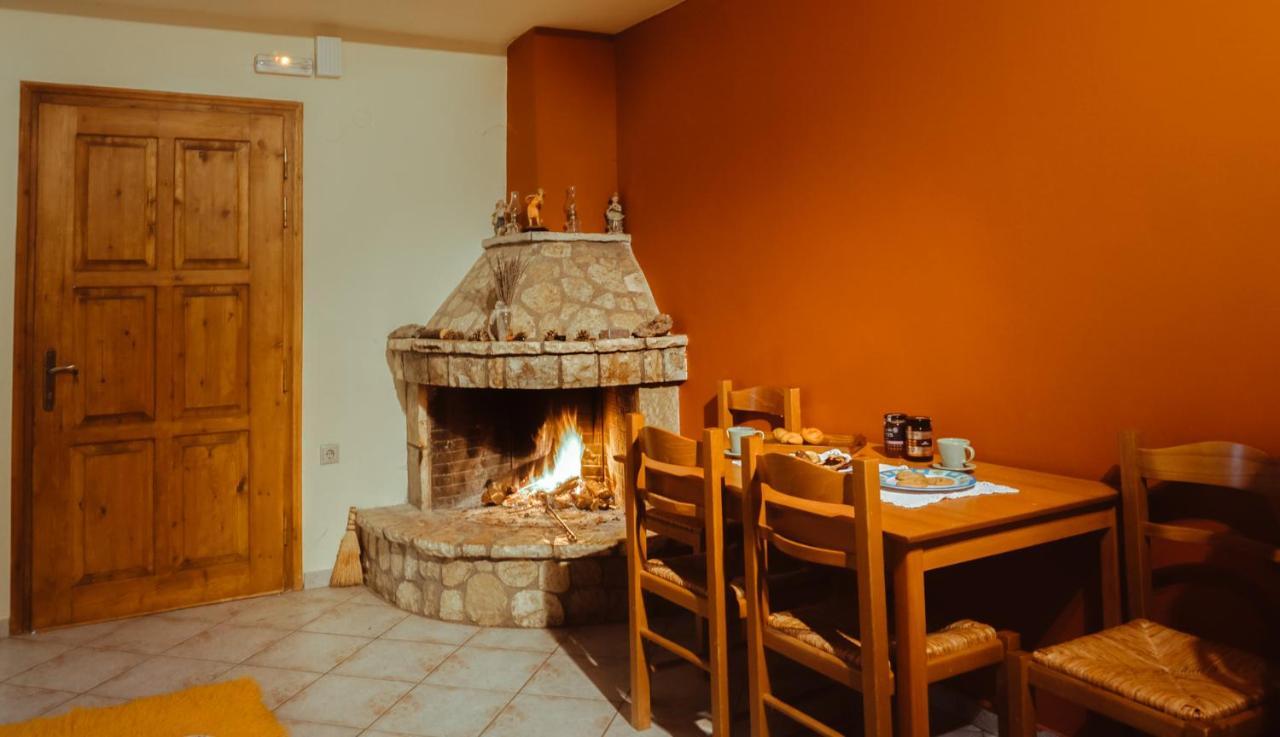 Apartmán Mezonetes Helmos Ano Lousoi Exteriér fotografie