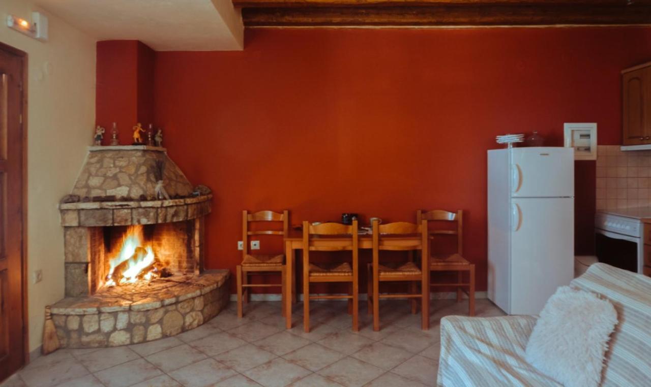 Apartmán Mezonetes Helmos Ano Lousoi Exteriér fotografie