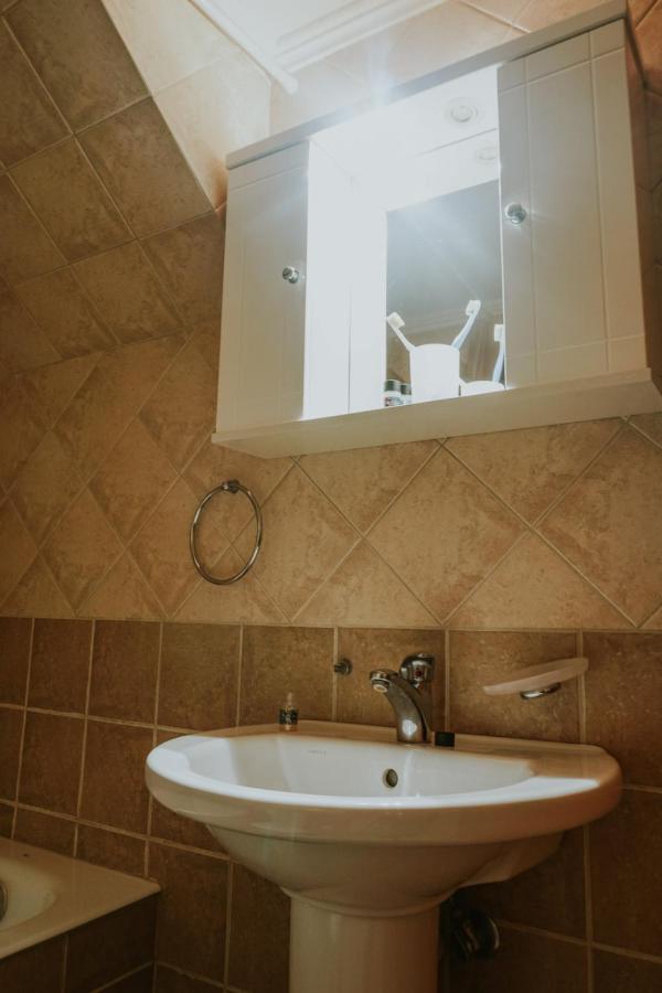 Apartmán Mezonetes Helmos Ano Lousoi Exteriér fotografie