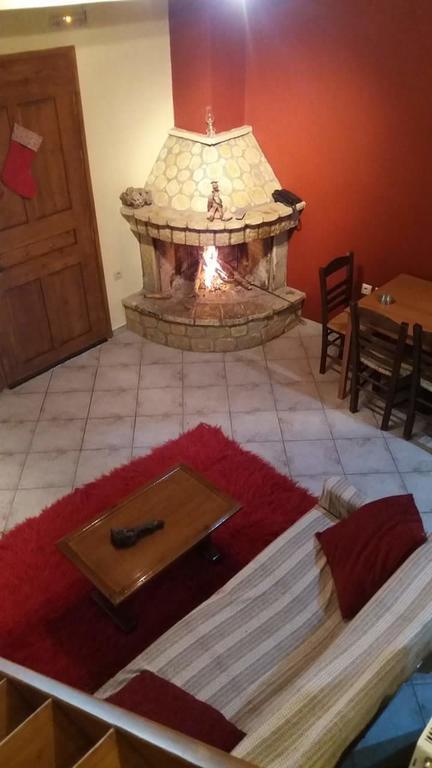 Apartmán Mezonetes Helmos Ano Lousoi Exteriér fotografie