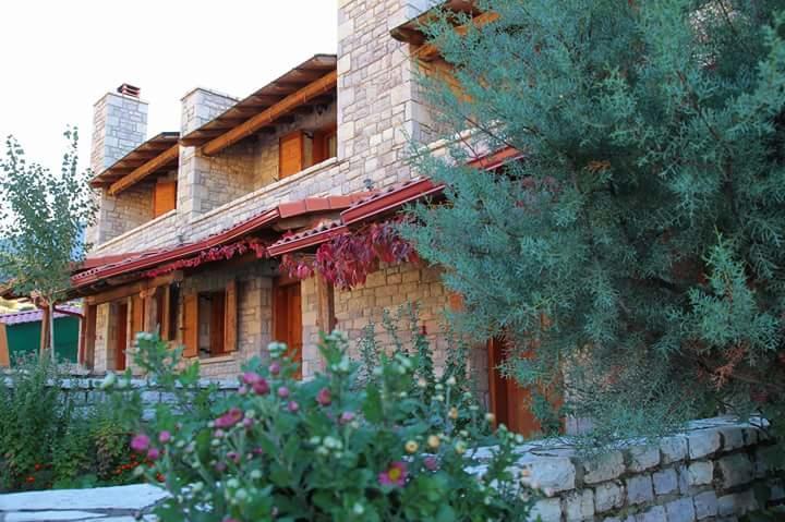 Apartmán Mezonetes Helmos Ano Lousoi Exteriér fotografie